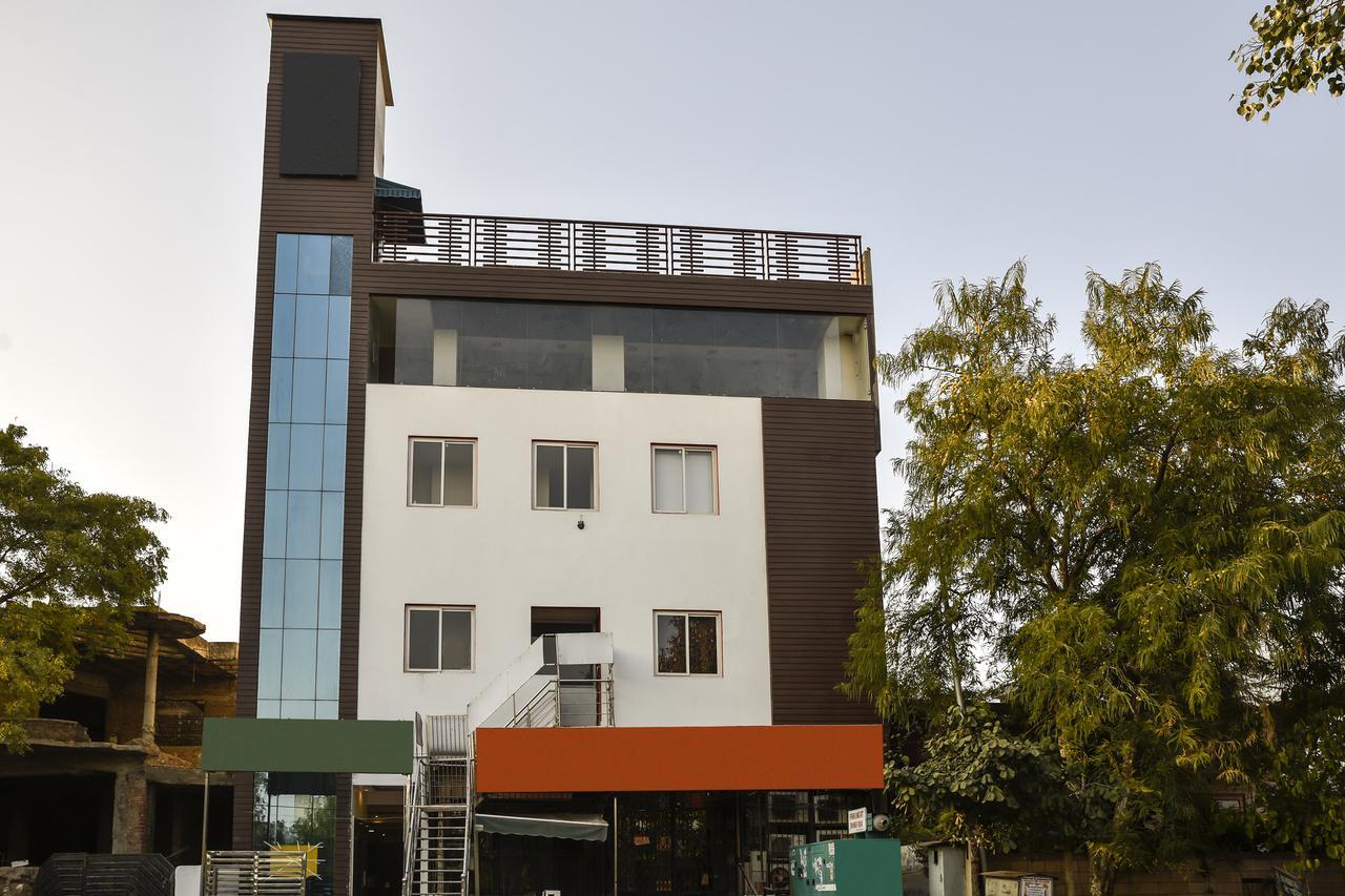 Hotel Rang Mahal Near Jaipur International Airport Екстер'єр фото