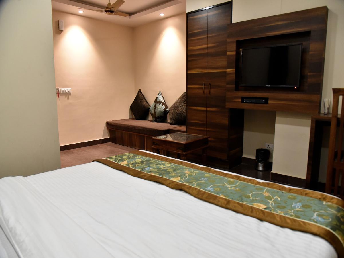 Hotel Rang Mahal Near Jaipur International Airport Екстер'єр фото